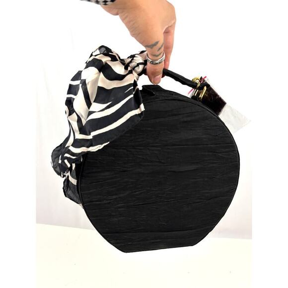 Black Rowallan Scotland Round Silk Jewelry Box Travel Case NWT Compartments - Picture 2 of 16